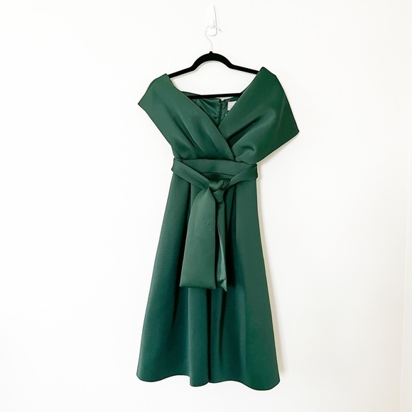 ASOS DESIGN fallen shoulder skater mini dress with tie detail in forest green - Picture 2 of 4